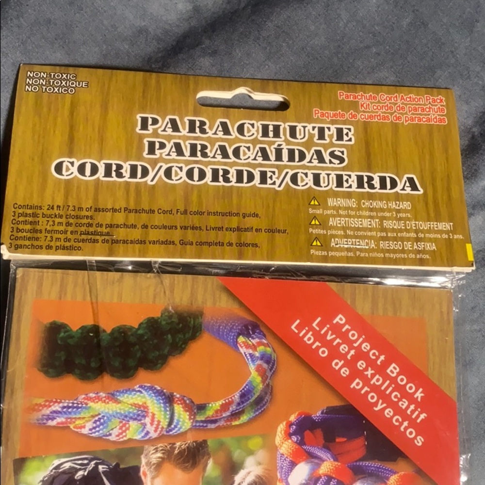 💚 3 for $15 💚 - Parachute Cord Action Pack Kit NWT - Picture 3 of 12
